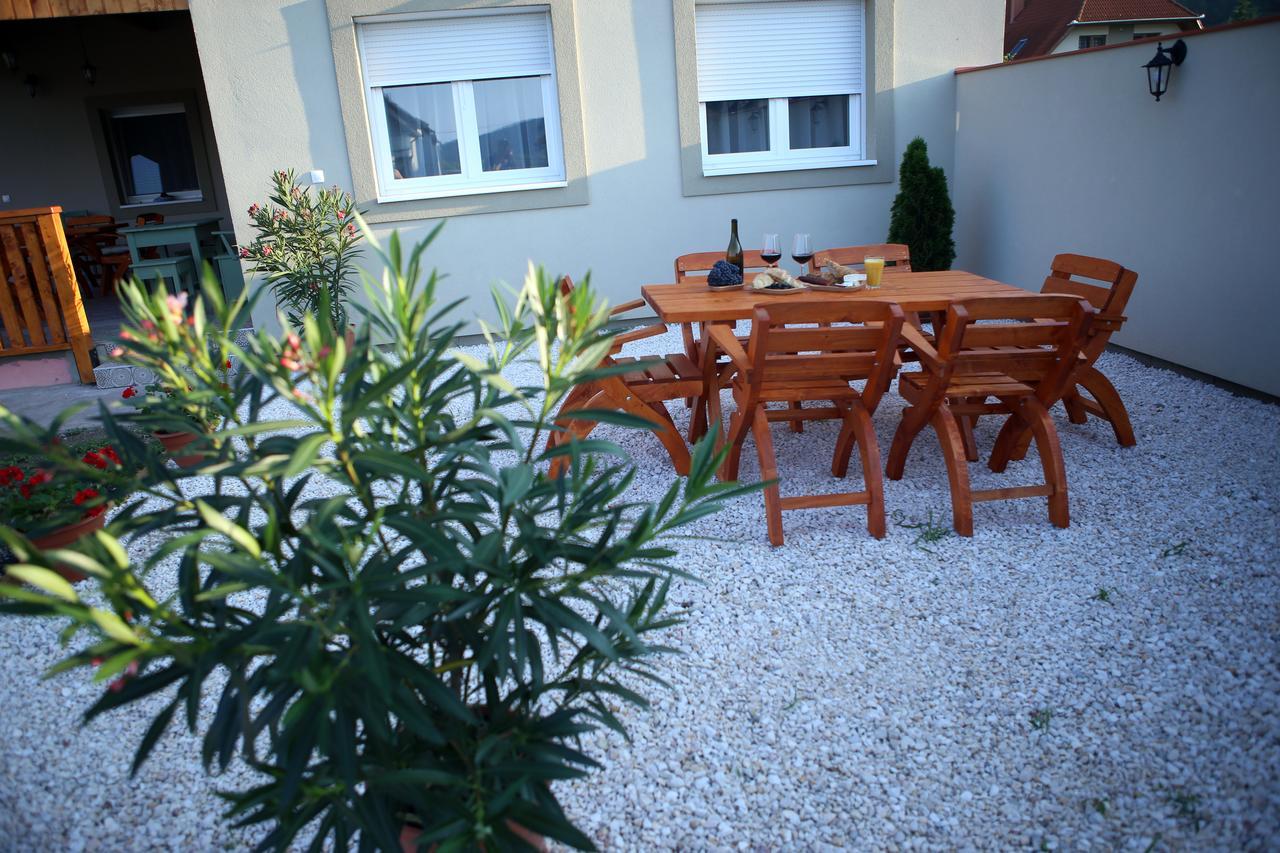 Apartamento A Zoldbiciklis Haz Egerszalók Exterior foto