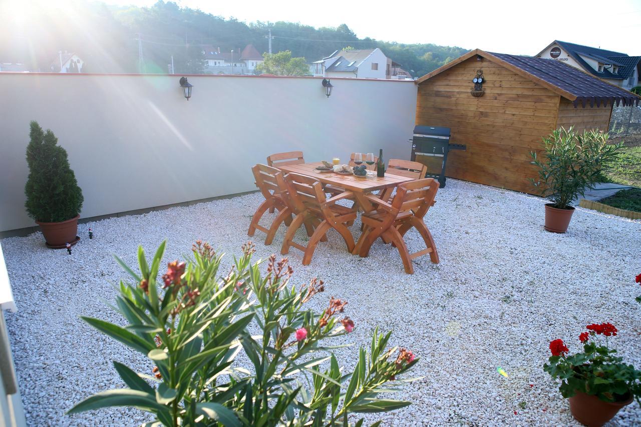 Apartamento A Zoldbiciklis Haz Egerszalók Exterior foto