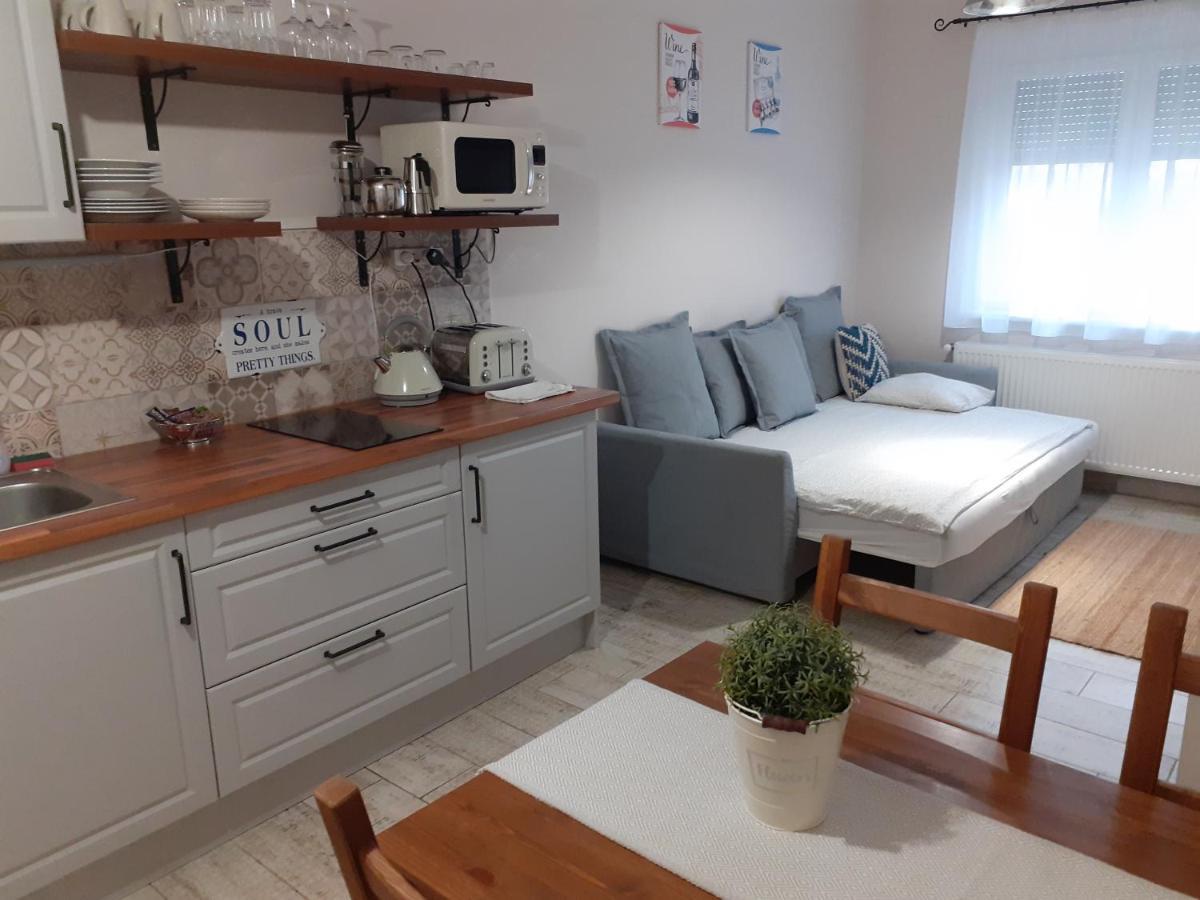 Apartamento A Zoldbiciklis Haz Egerszalók Exterior foto